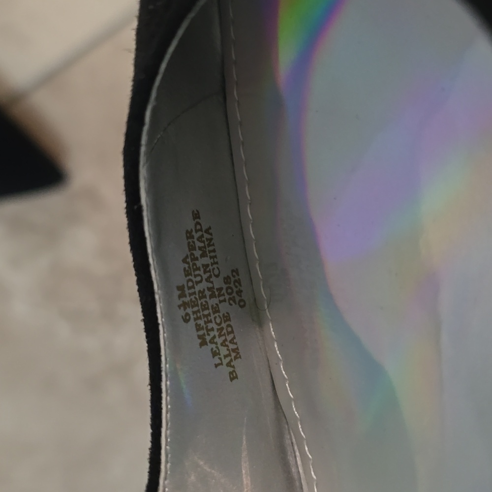Marc Fisher shoes. Size 6.5 - Picture 4 of 5